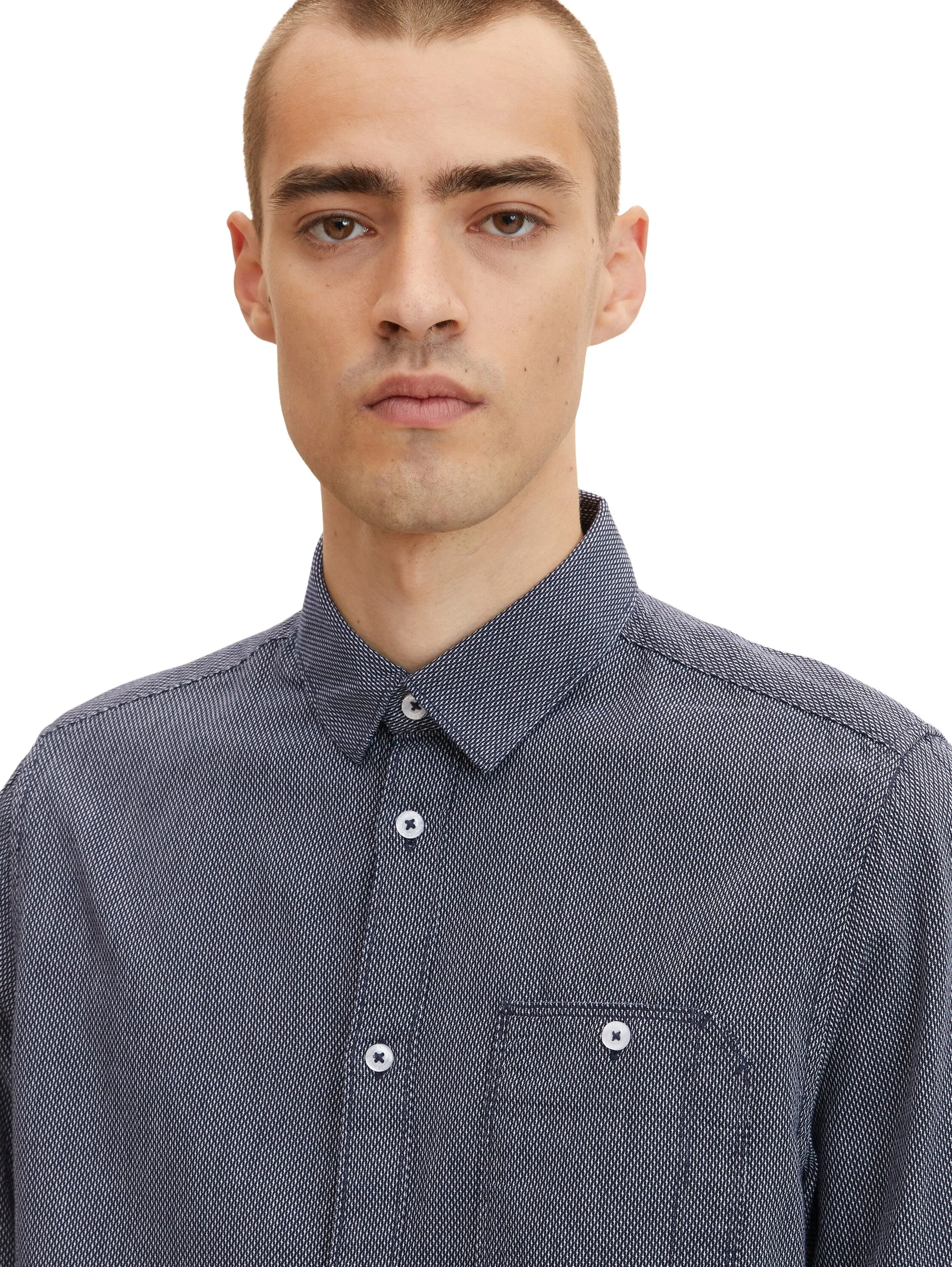 STRUCTURED SHIRT